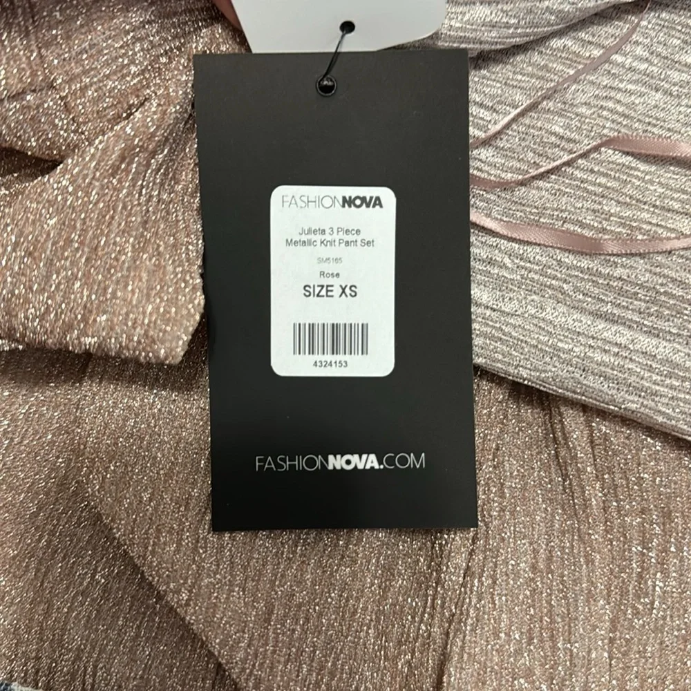 FASHION NOVA MATCHING SET - Picture 5 of 5